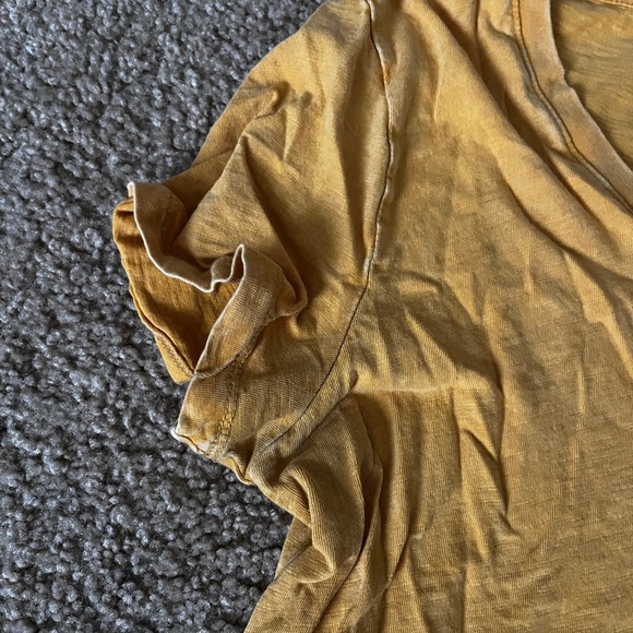 Universal Threads tee - Picture 4 of 5